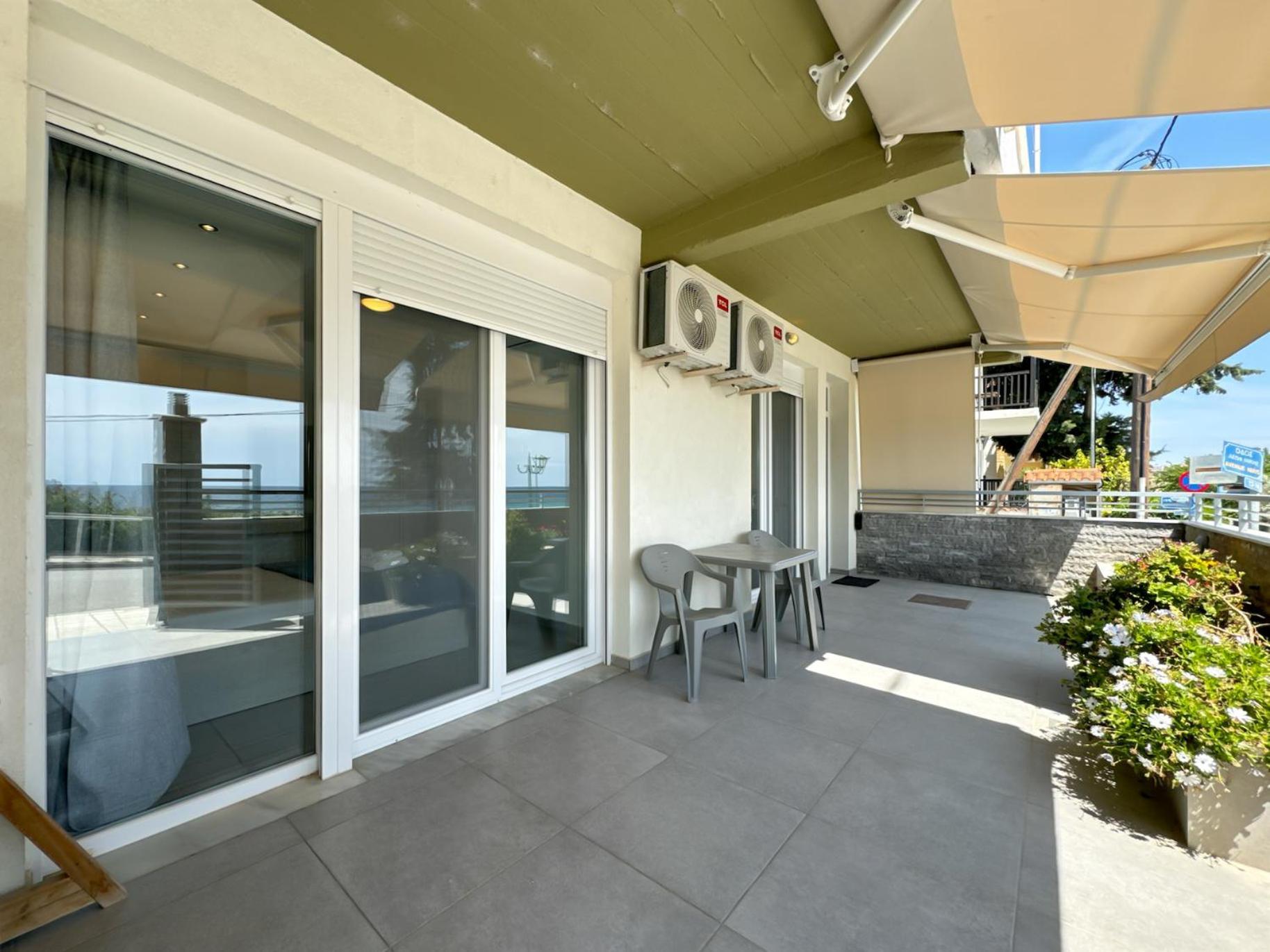 Blue Horizon 6 Apartment Nea Kallikrateia Екстериор снимка
