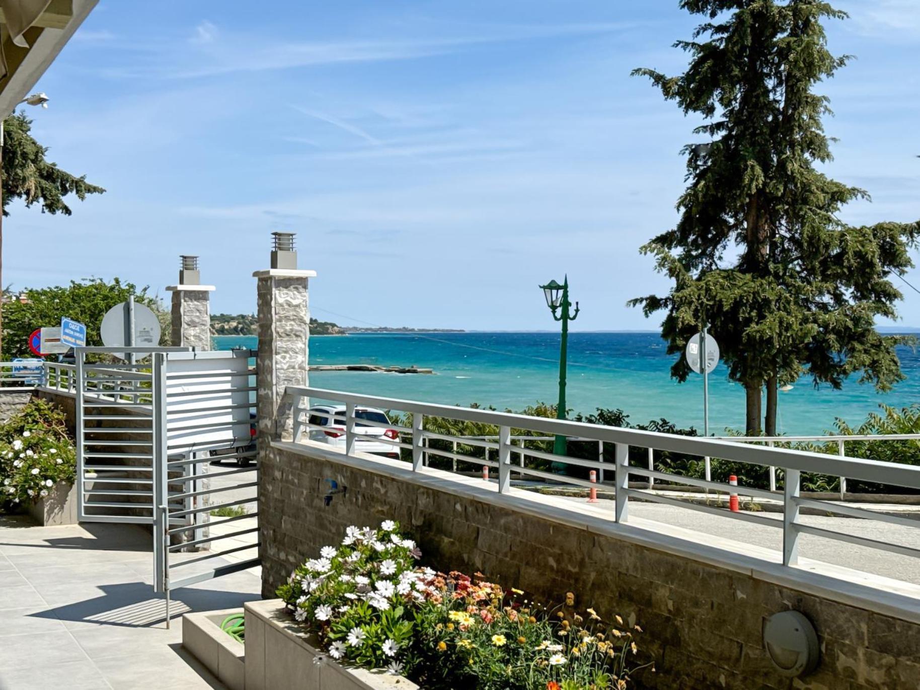 Blue Horizon 6 Apartment Nea Kallikrateia Екстериор снимка